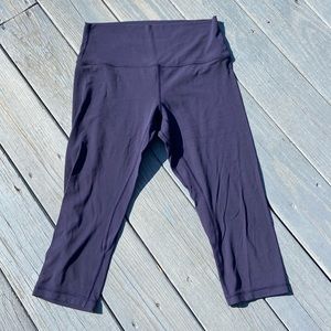 Lululemon size 10 Align capris